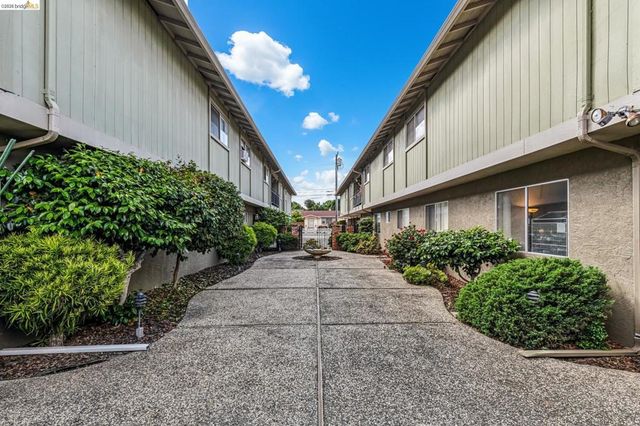 68 Oakes Blvd., San Leandro, CA 94577