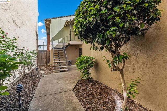 68 Oakes Blvd., San Leandro, CA 94577