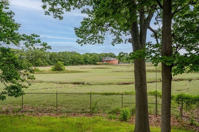 108 Palmer St, Quincy, MA 02169