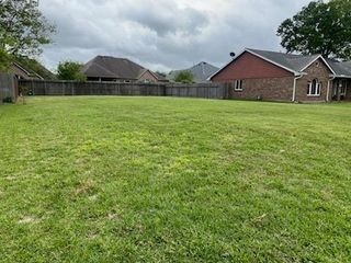 2925 Forest Hills Drive, League City, TX 77573