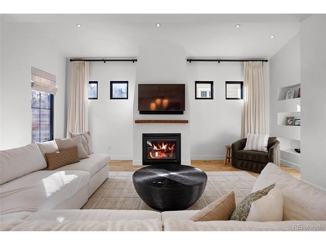 2930 S Madison St, Denver, CO 80210