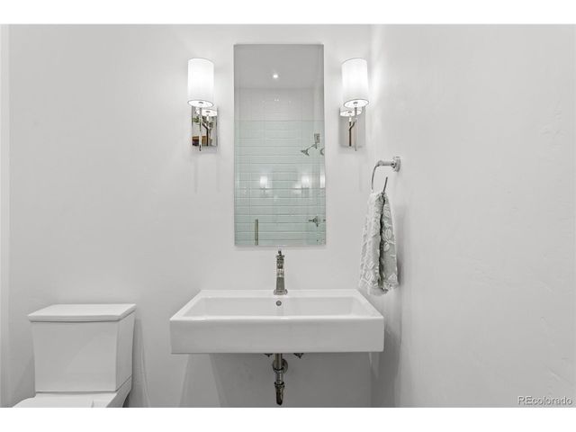 2930 S Madison St, Denver, CO 80210