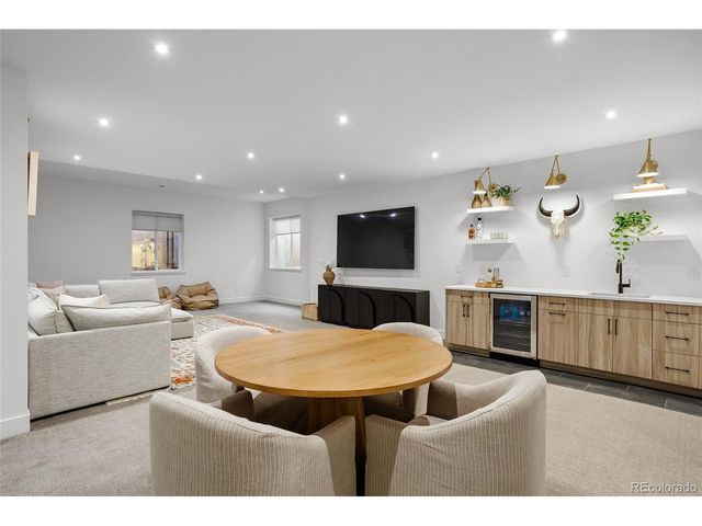 2930 S Madison St, Denver, CO 80210