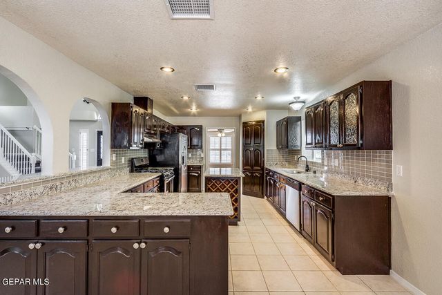 6104 LA POSTA Drive, El Paso, TX 79912