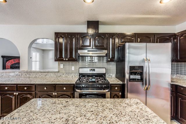 6104 LA POSTA Drive, El Paso, TX 79912