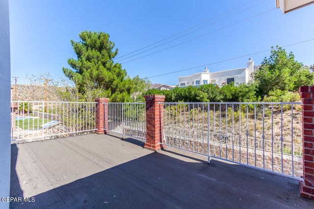 6104 LA POSTA Drive, El Paso, TX 79912