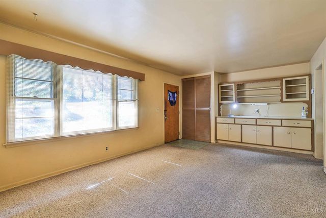 182 Mayview Forest Drive, Woodlawn, OH 45215