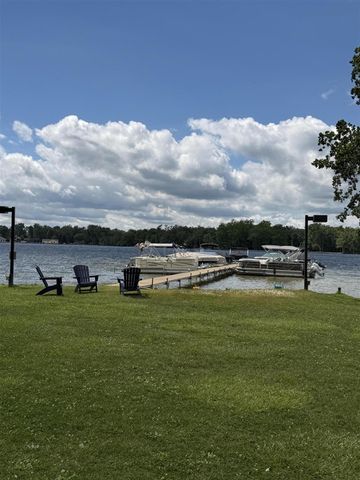 4000 Woodland Road, Jackson, MI 49203