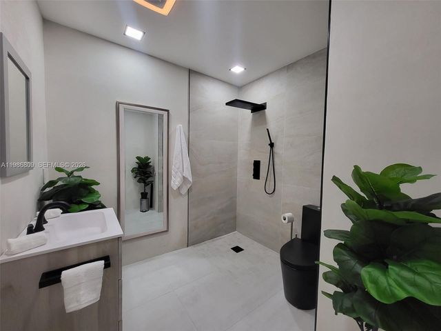 1675 Coral Gardens Drive, Wilton Manors, FL 33334