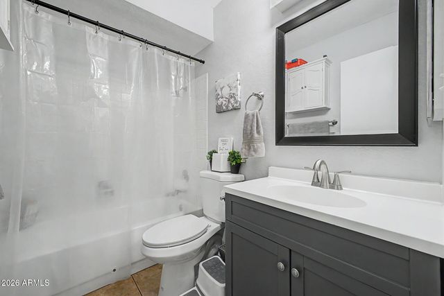 3747 E DULCIANA Avenue, Mesa, AZ 85206