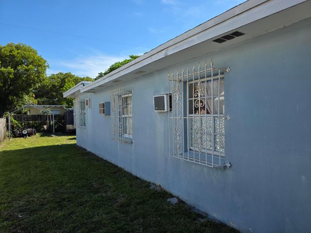 528 49th Street, West Palm Beach, FL 33407