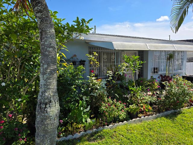 528 49th Street, West Palm Beach, FL 33407