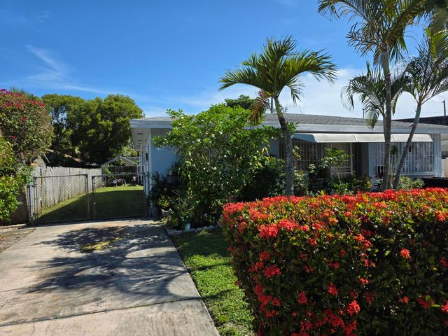 528 49th Street, West Palm Beach, FL 33407