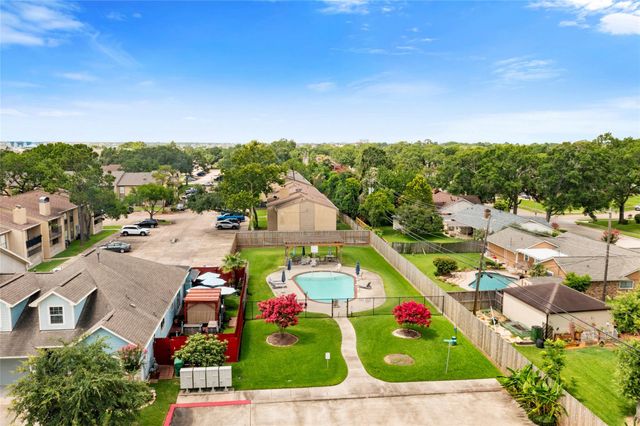 2840 Sand Dune Drive, Seabrook, TX 77586