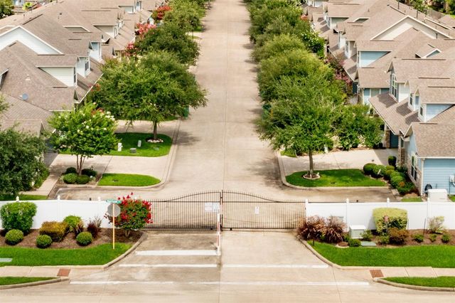 2840 Sand Dune Drive, Seabrook, TX 77586