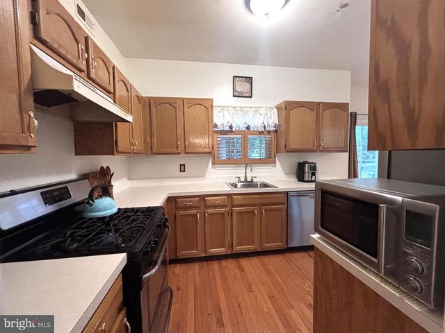 12 TASLEY CT, Robbinsville, NJ 08691