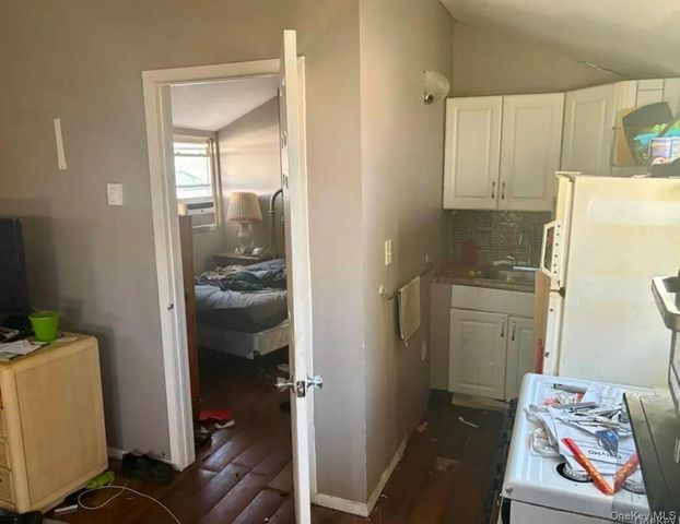 11 Tell Avenue, Deer Park, NY 11729