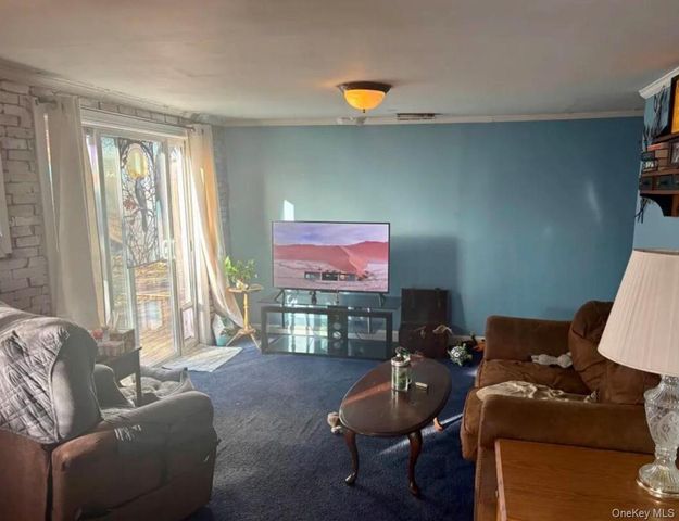 11 Tell Avenue, Deer Park, NY 11729