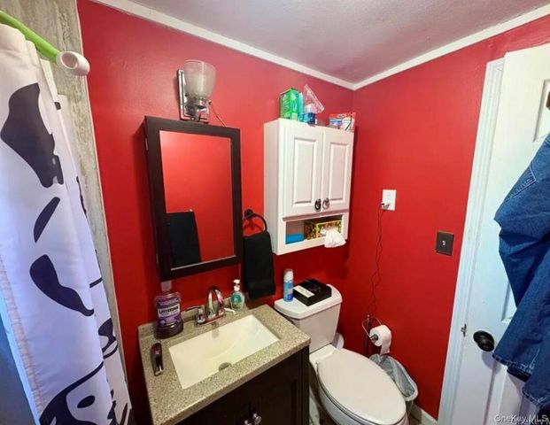 11 Tell Avenue, Deer Park, NY 11729