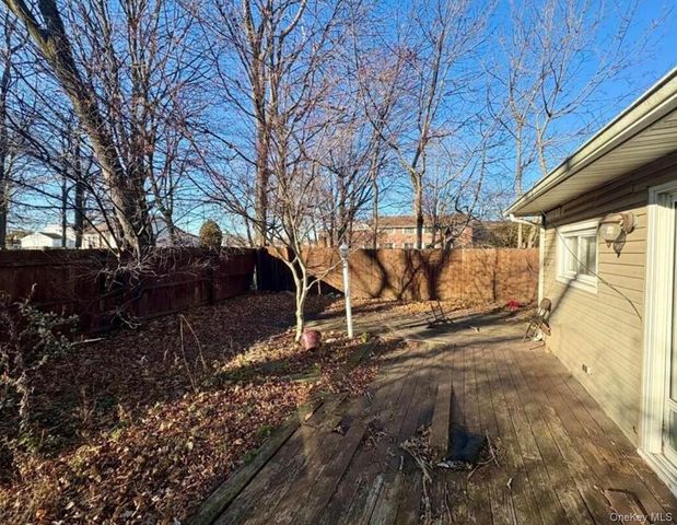 11 Tell Avenue, Deer Park, NY 11729