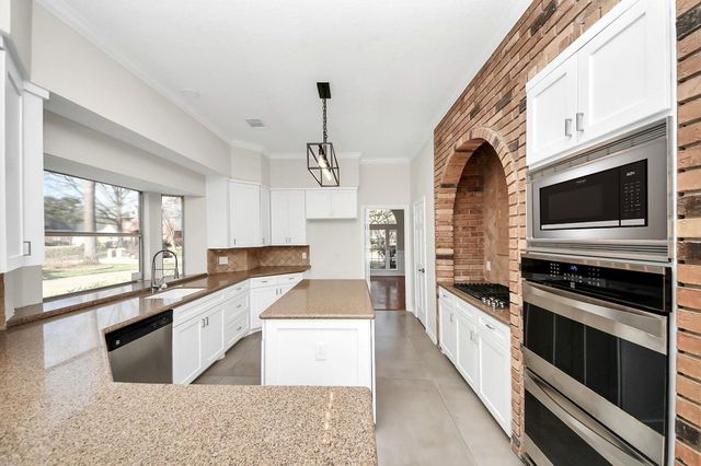 2807 Cedarville Drive, Kingwood, TX 77345