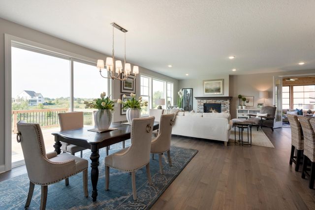 725 Crest Curve, Hudson, WI 54016