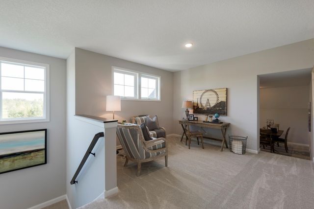 725 Crest Curve, Hudson, WI 54016