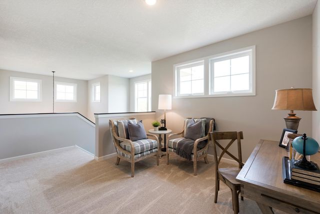 725 Crest Curve, Hudson, WI 54016