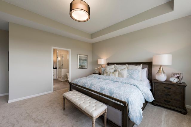 725 Crest Curve, Hudson, WI 54016