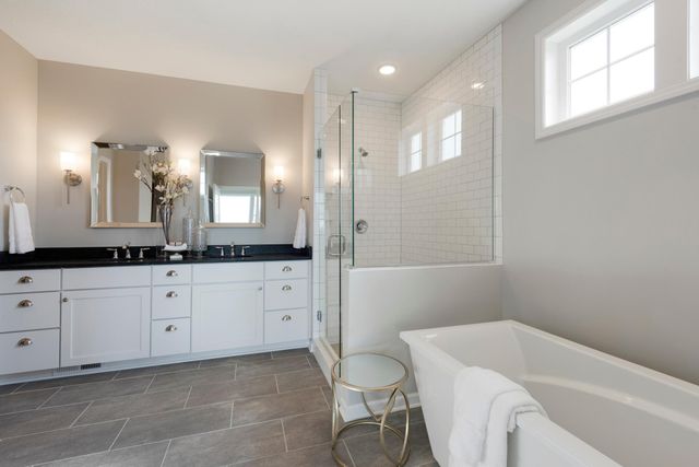 725 Crest Curve, Hudson, WI 54016