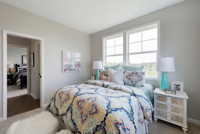 725 Crest Curve, Hudson, WI 54016