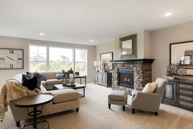 725 Crest Curve, Hudson, WI 54016