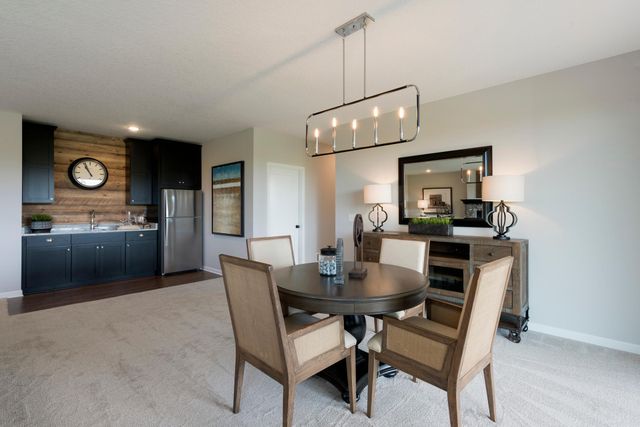 725 Crest Curve, Hudson, WI 54016