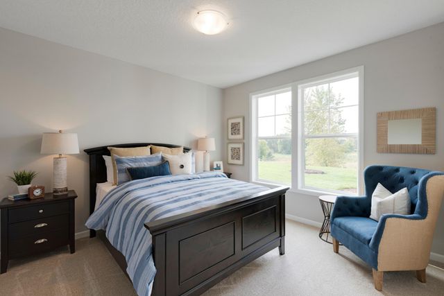 725 Crest Curve, Hudson, WI 54016