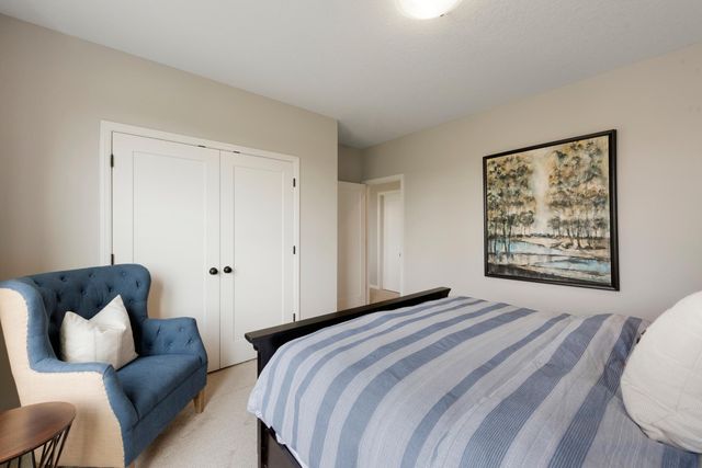 725 Crest Curve, Hudson, WI 54016