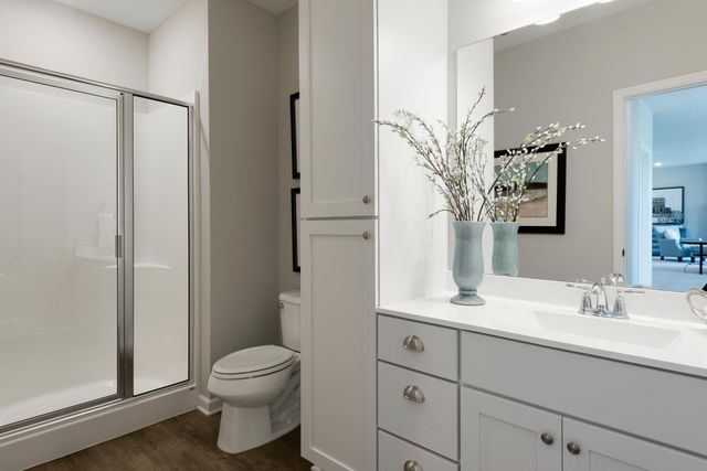 725 Crest Curve, Hudson, WI 54016