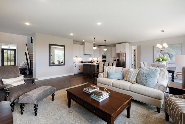 725 Crest Curve, Hudson, WI 54016