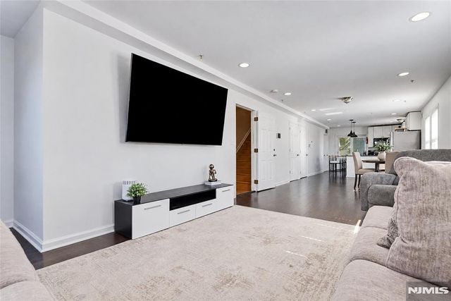 8512 Smith Avenue, North Bergen, NJ 07047