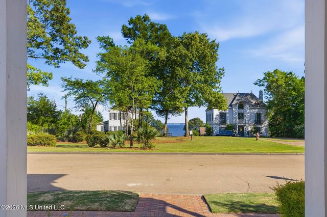 208 N Natchez Drive, Madison, MS 39110