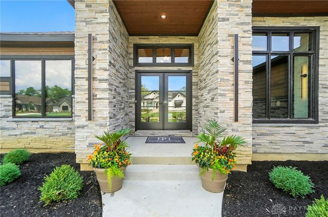 1890 Horseshoe Bend, Dayton, OH 45458