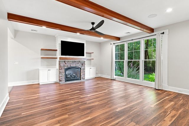 20 Bungalow Point, Wilbraham, MA 01095