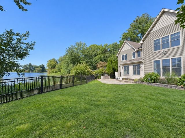 20 Bungalow Point, Wilbraham, MA 01095