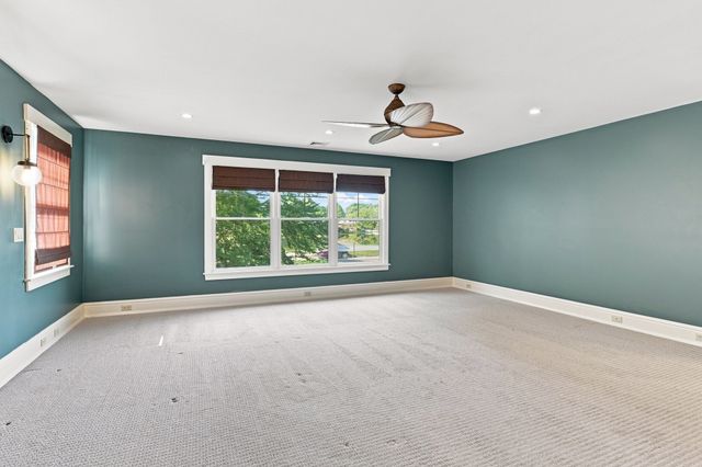 20 Bungalow Point, Wilbraham, MA 01095
