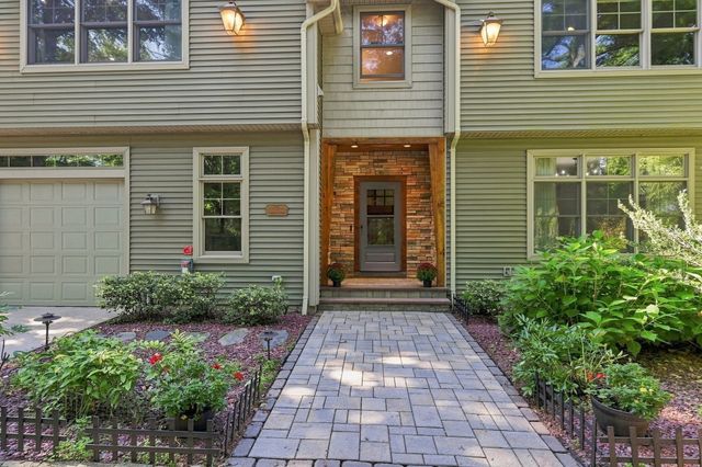 20 Bungalow Point, Wilbraham, MA 01095
