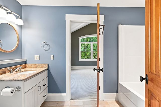 20 Bungalow Point, Wilbraham, MA 01095