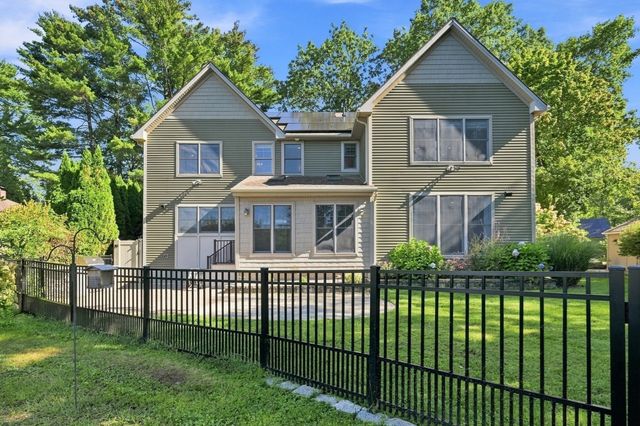 20 Bungalow Point, Wilbraham, MA 01095