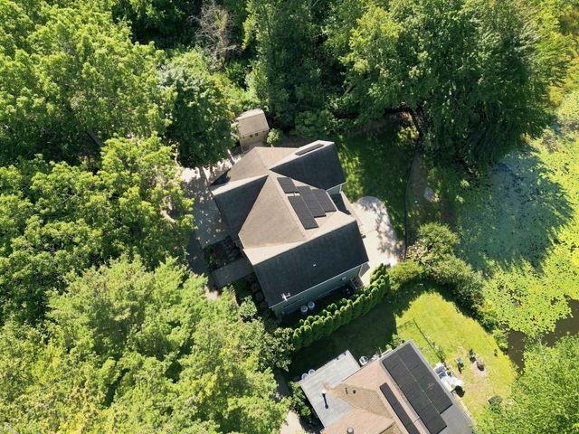 20 Bungalow Point, Wilbraham, MA 01095