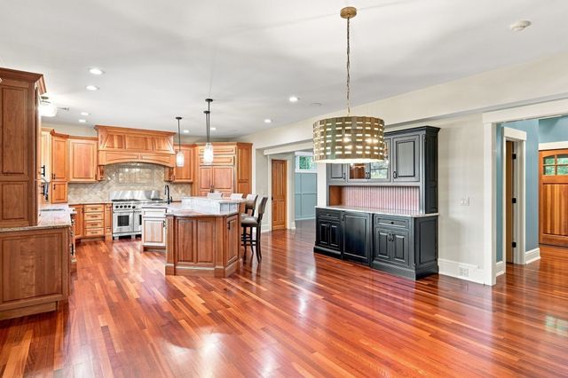 20 Bungalow Point, Wilbraham, MA 01095