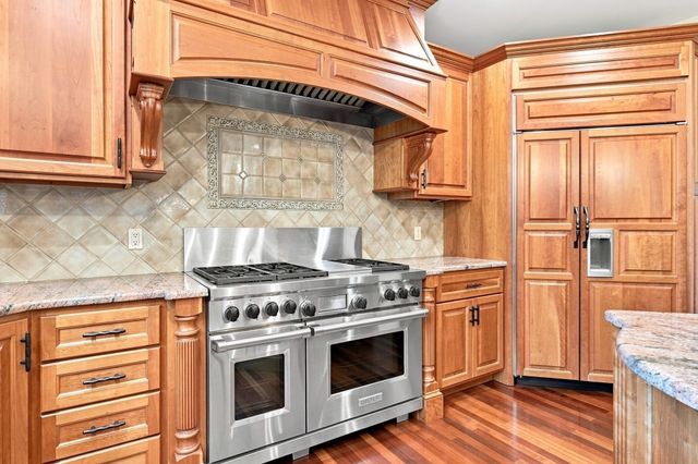 20 Bungalow Point, Wilbraham, MA 01095
