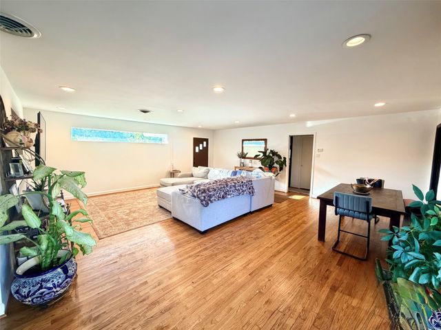 10208 San Lorenzo Drive, Dallas, TX 75228